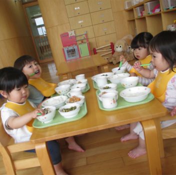 乳児🐘🐰給食